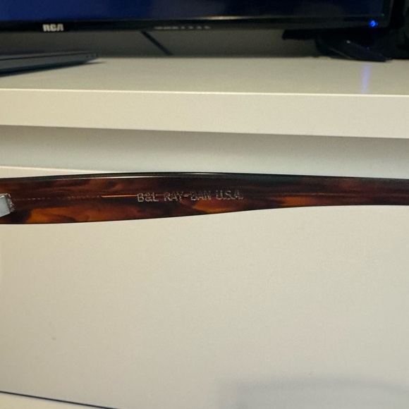 Authentic Ray-Ban USA Vintage B&L 80s Fugitive W1954 Tortoise Sunglasses & Case - Picture 5 of 7